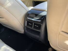 655-10199 Cadillac Temperature Control Floor Console Rear Fits 17-19 Xt5 743584